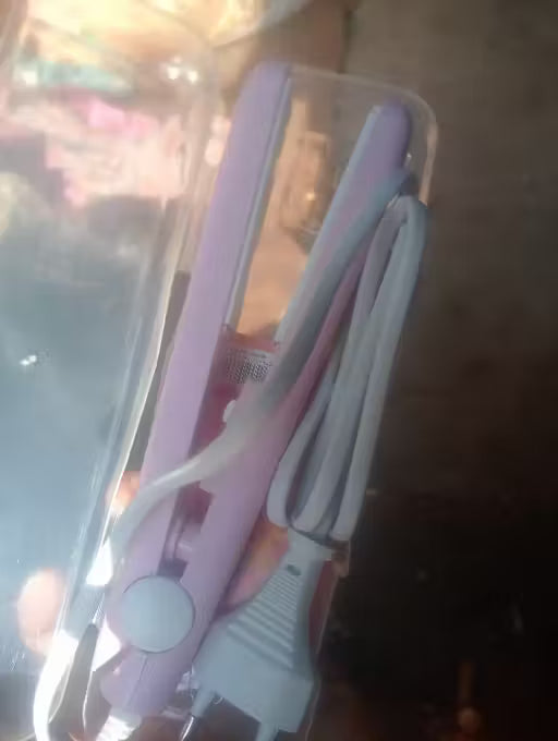 Mini Iron Hair Straightener – Pink | Compact, Travel-Friendly Styling Tool