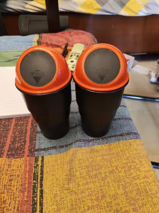 Plastic Mini Car Trash Bin – 2 Pc Set (Manual-Lift Lid)