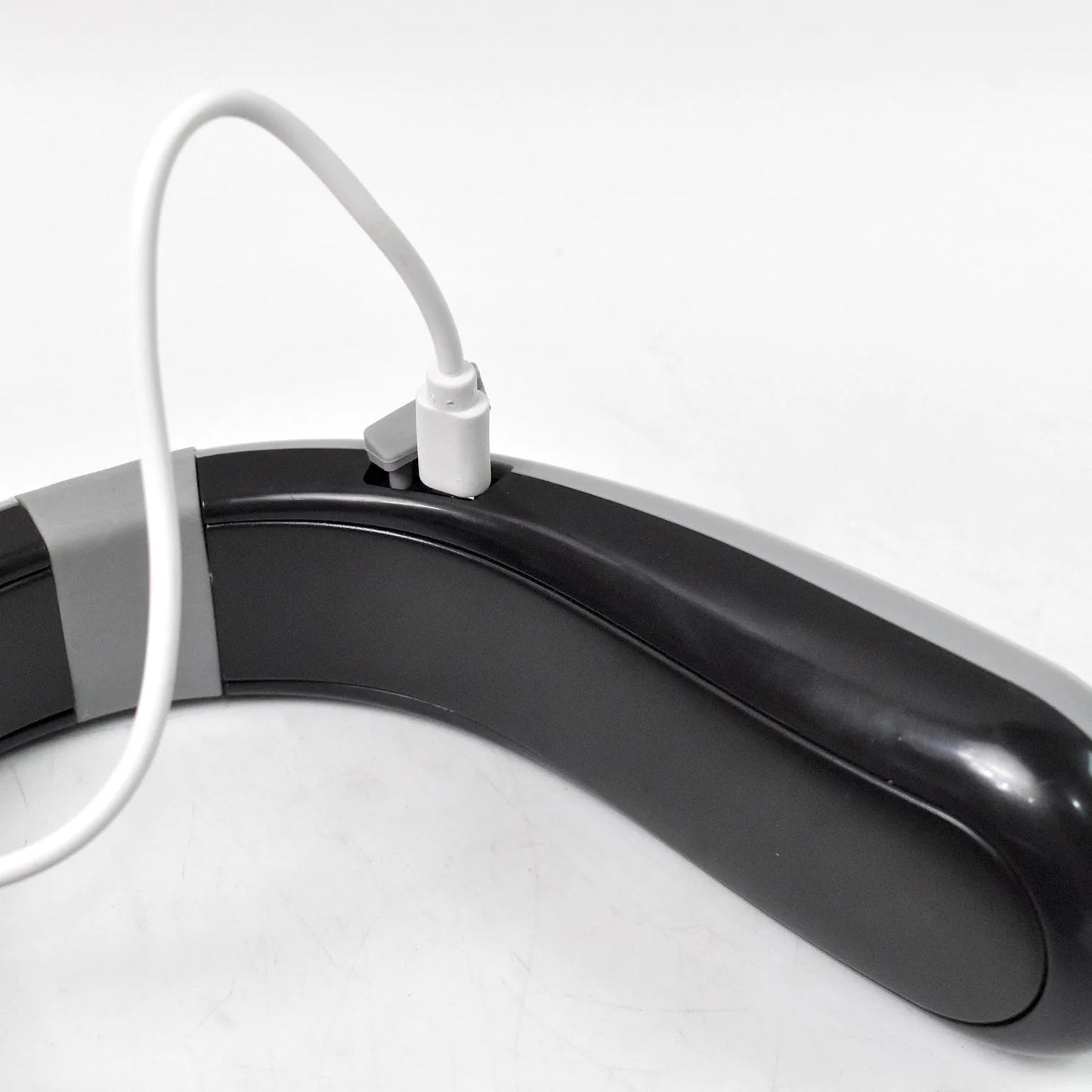 Wearable Neck Heater – Hands-Free Personal Heating Device